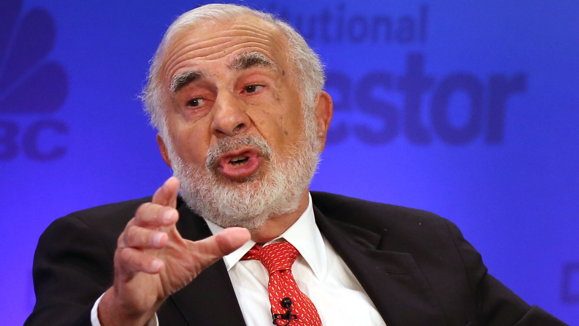 Carl Icahn speaks at a CNBC event.