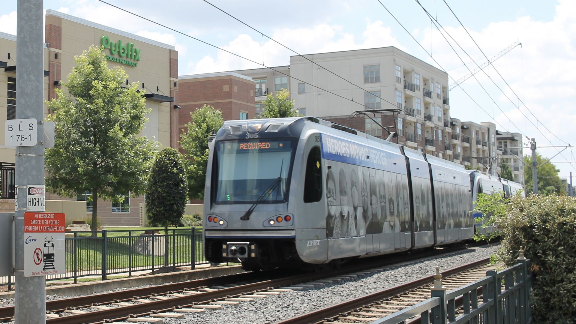 Light rail car