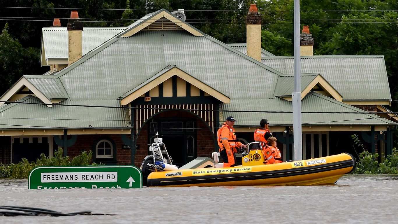 Dodelijke overstromingen overspoelen Australië, compleet met ‘regenbommen’
