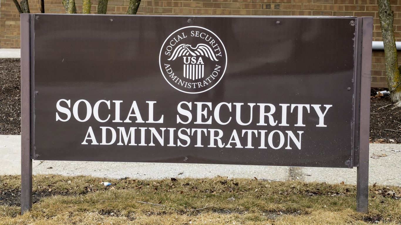 Social Security cuts phone services in bid to address fraud