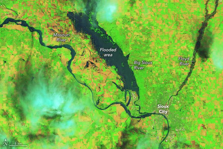 A NASA satellite image of a flooded area in the Midwest.