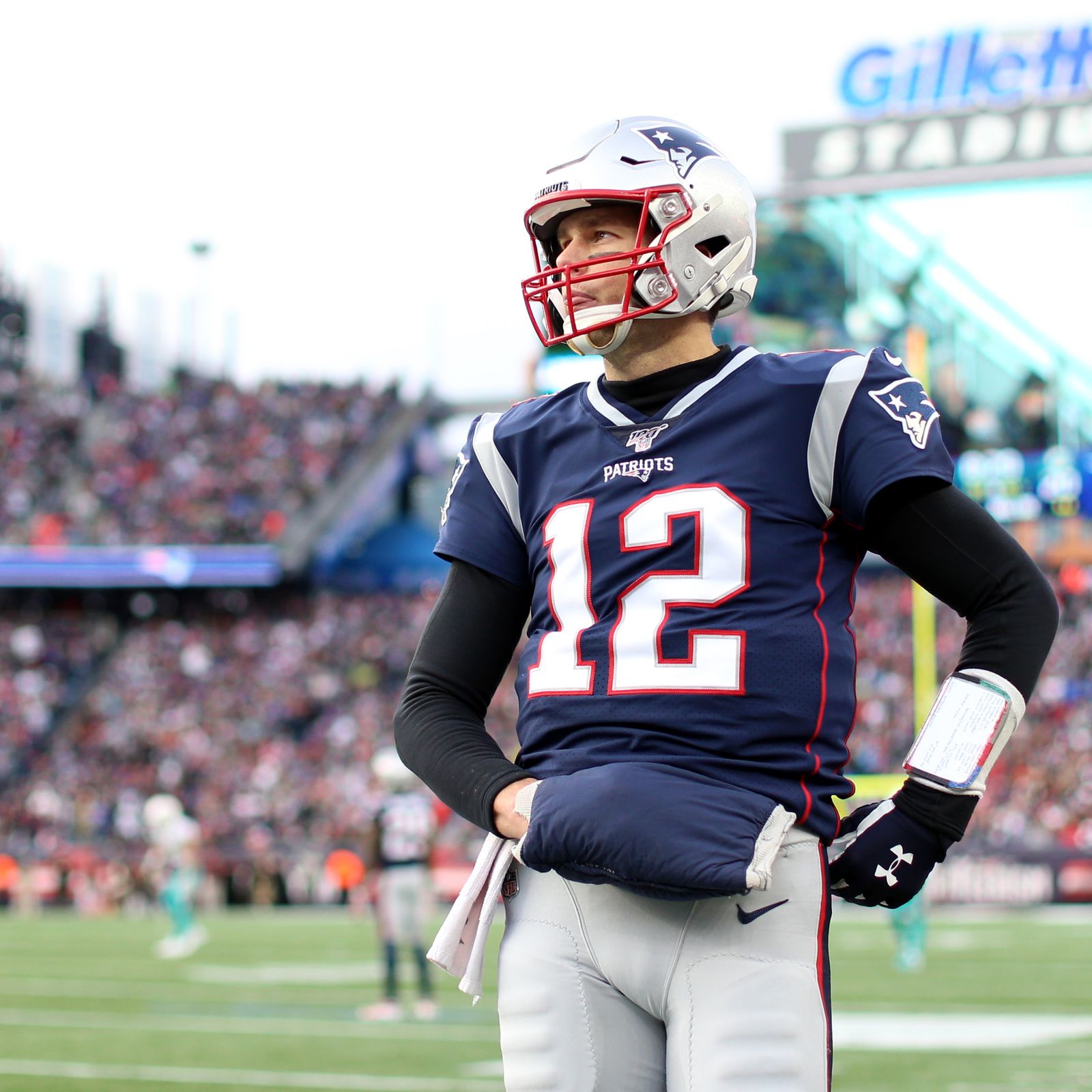 Tom Brady returns for halftime honors - Axios Boston