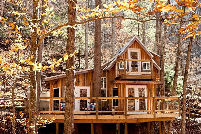 sugar-creek-treehouse-with-hot-tub-green-mountain