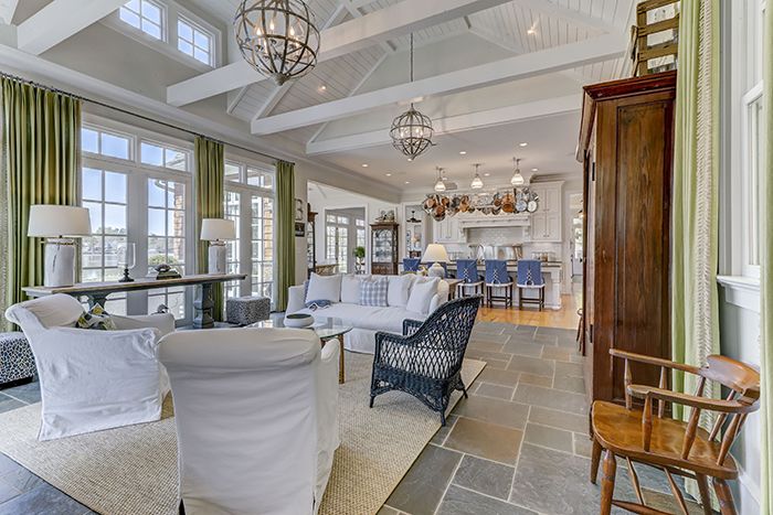 2178-Sandlapper-Drive-interior