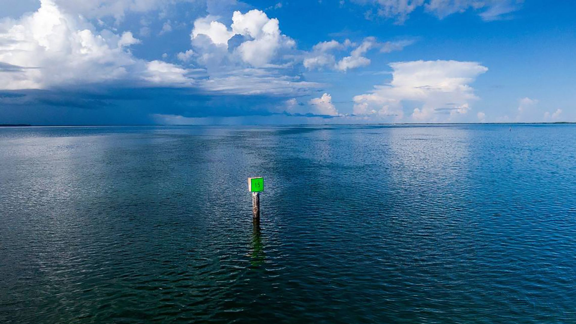 View of the channel marker no.15, in the intracoastal Waterway on Biscayne Bay.