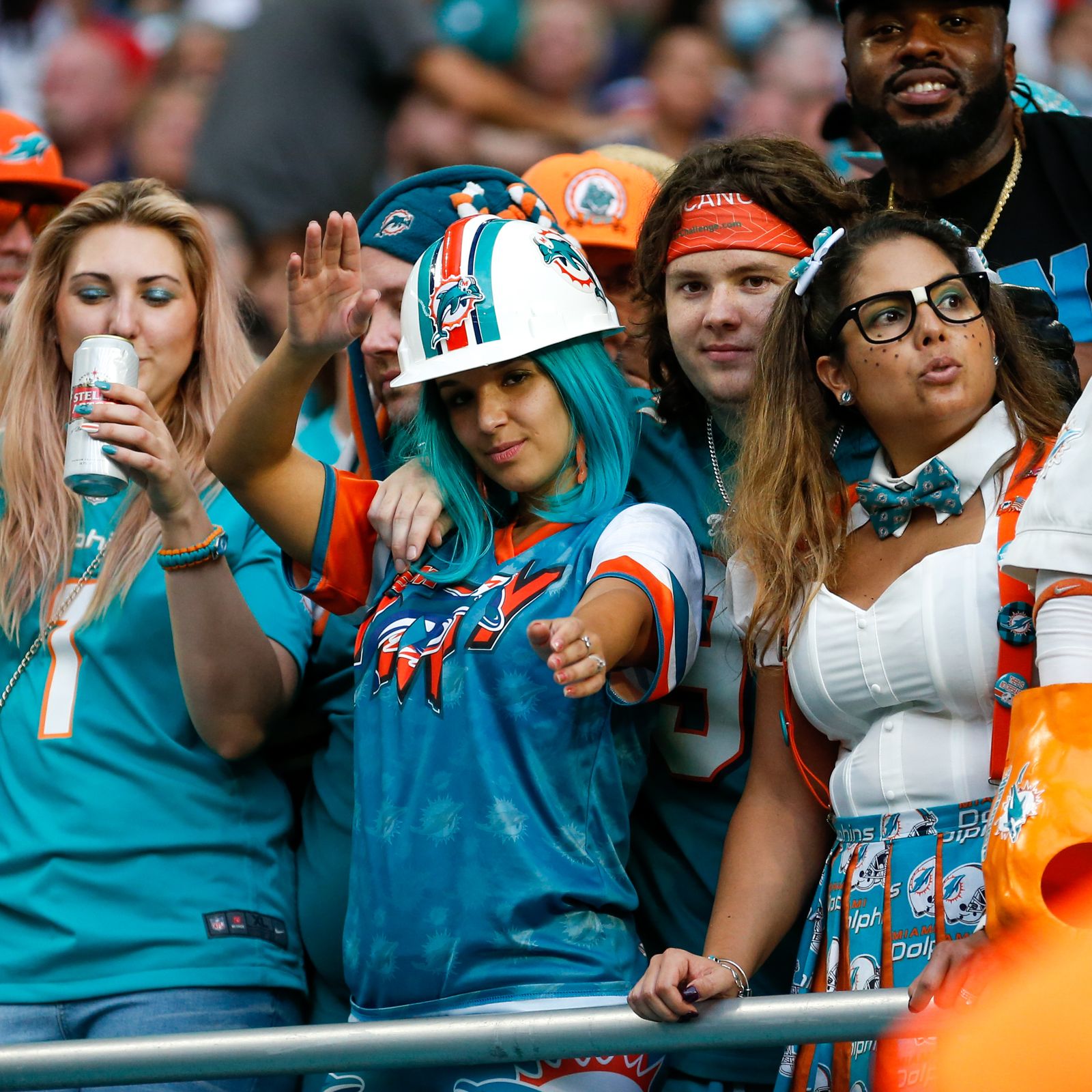 Miami Dolphins game prices rank above NFL average for family outings -  Axios Miami