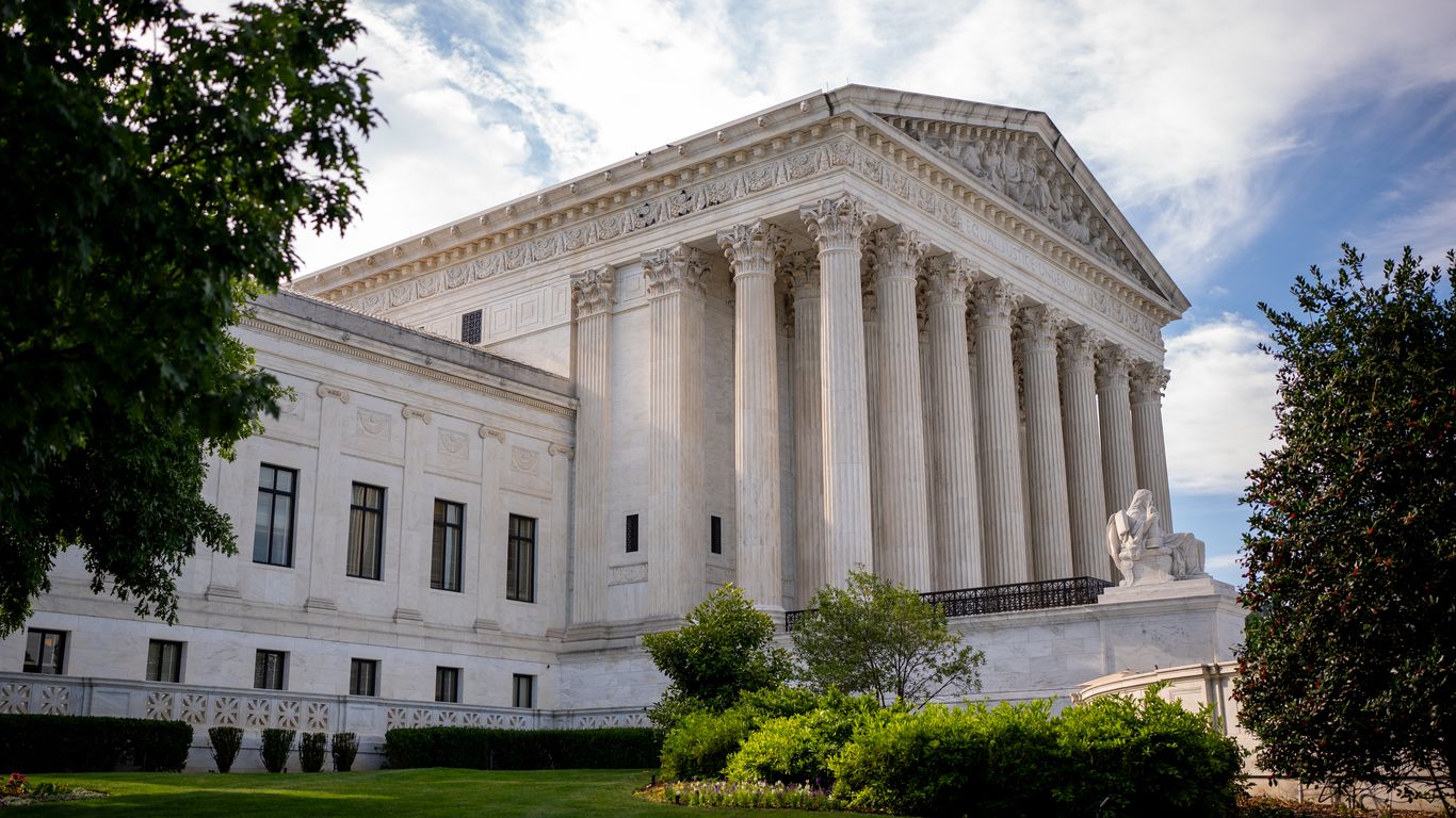 Supreme Court extends block on use of Alien Enemies Act for deportations
