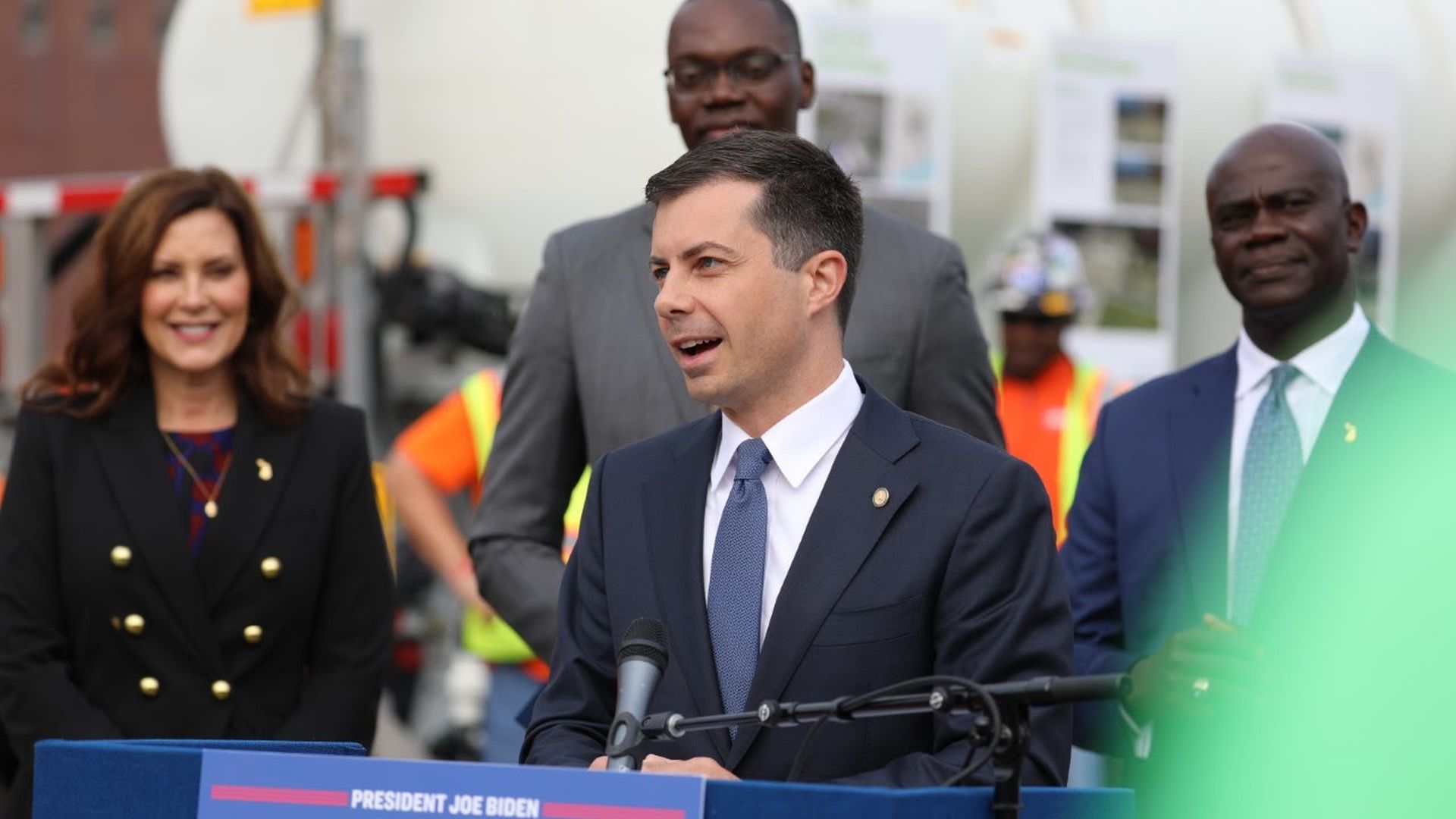 Detroit's I-375 Gets A Buttigieg Boost - Axios Detroit