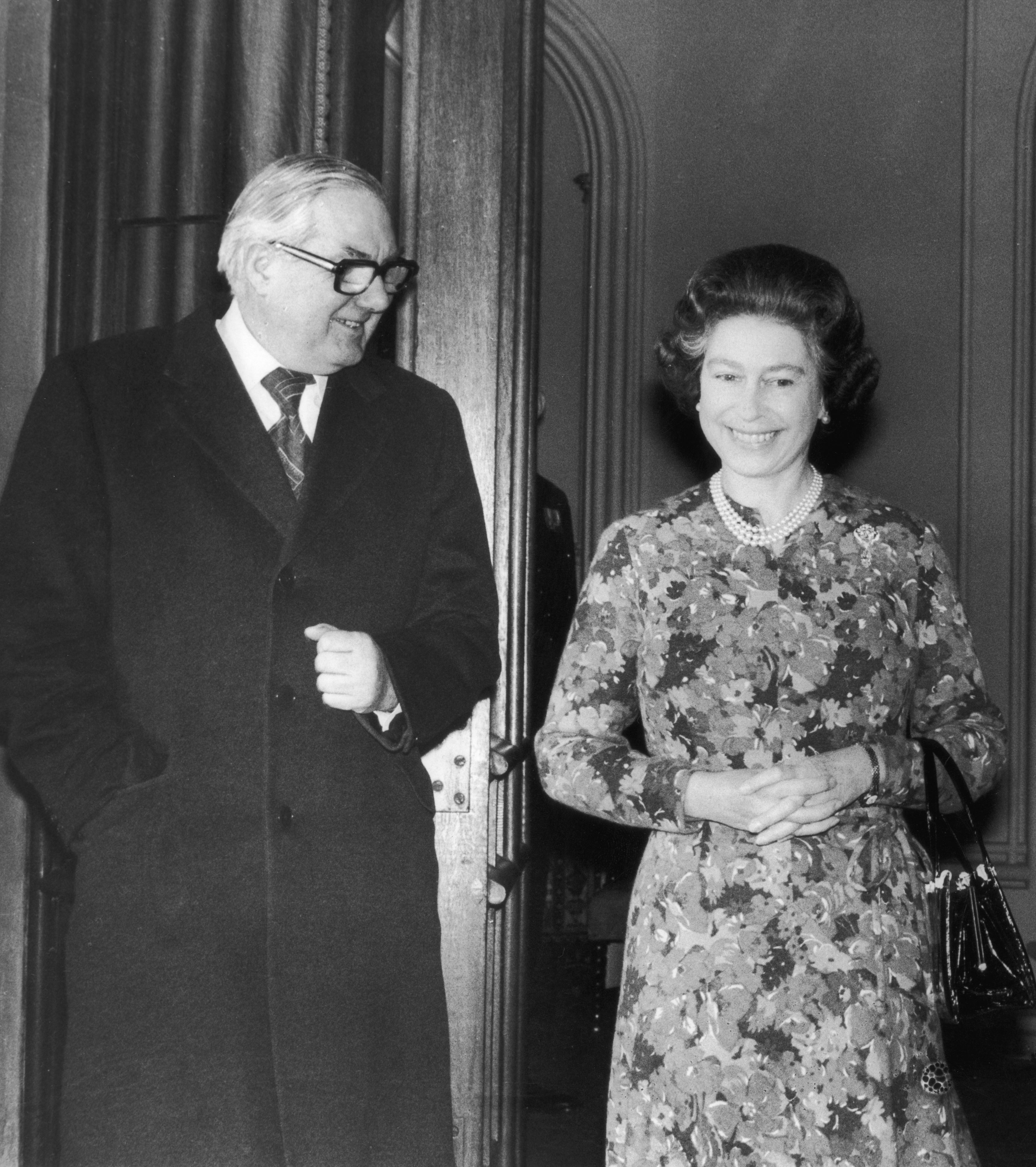  British Prime Minister James Callaghan and Queen Elizabeth II. 