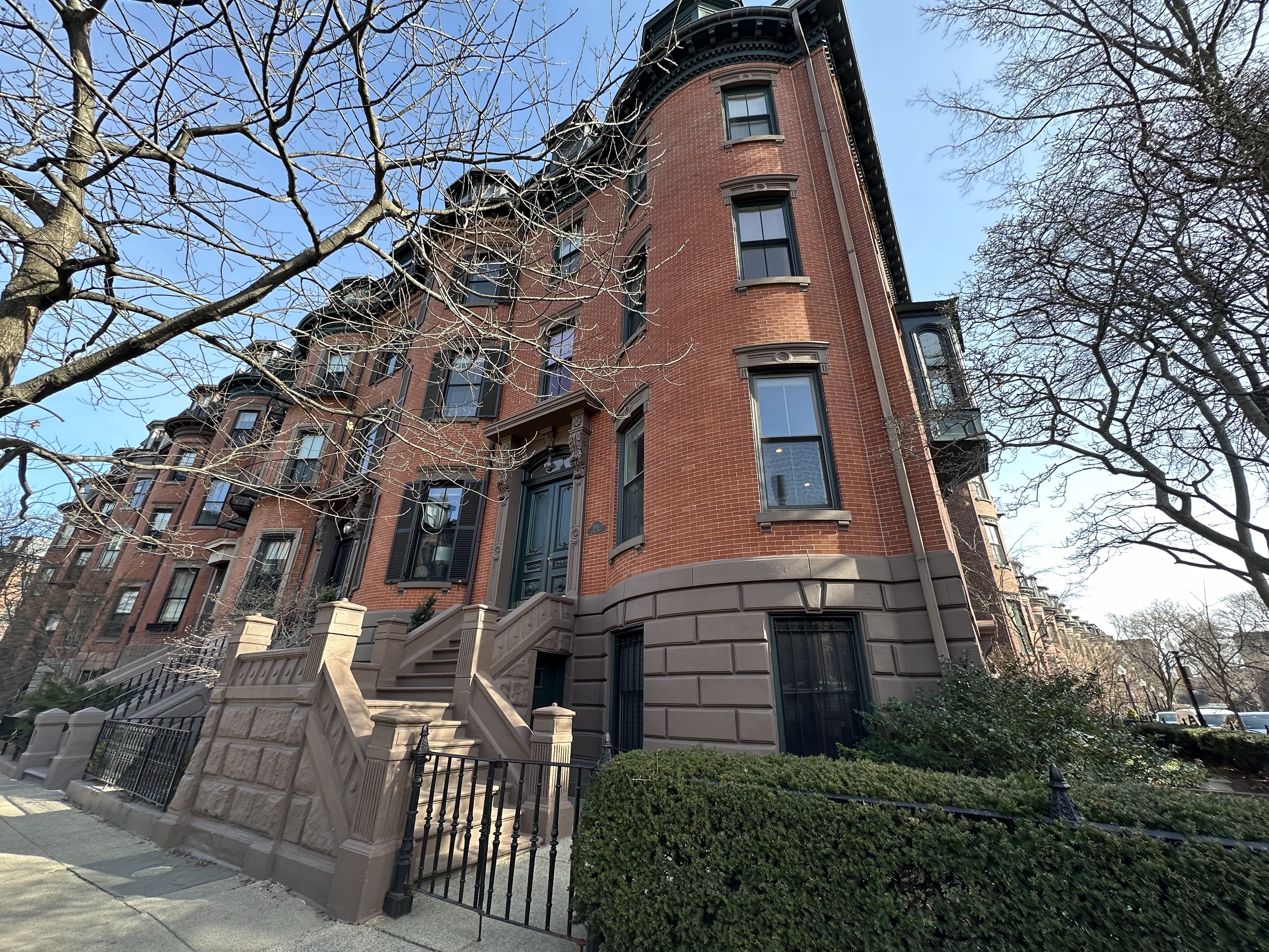The building at 510 Columbus Ave. in Boston is where the restaurant Mother's Lunch and nightclub the Tangerine Room were, where Duke Ellington,  Count Basie's band and others rehearsed and performed. 