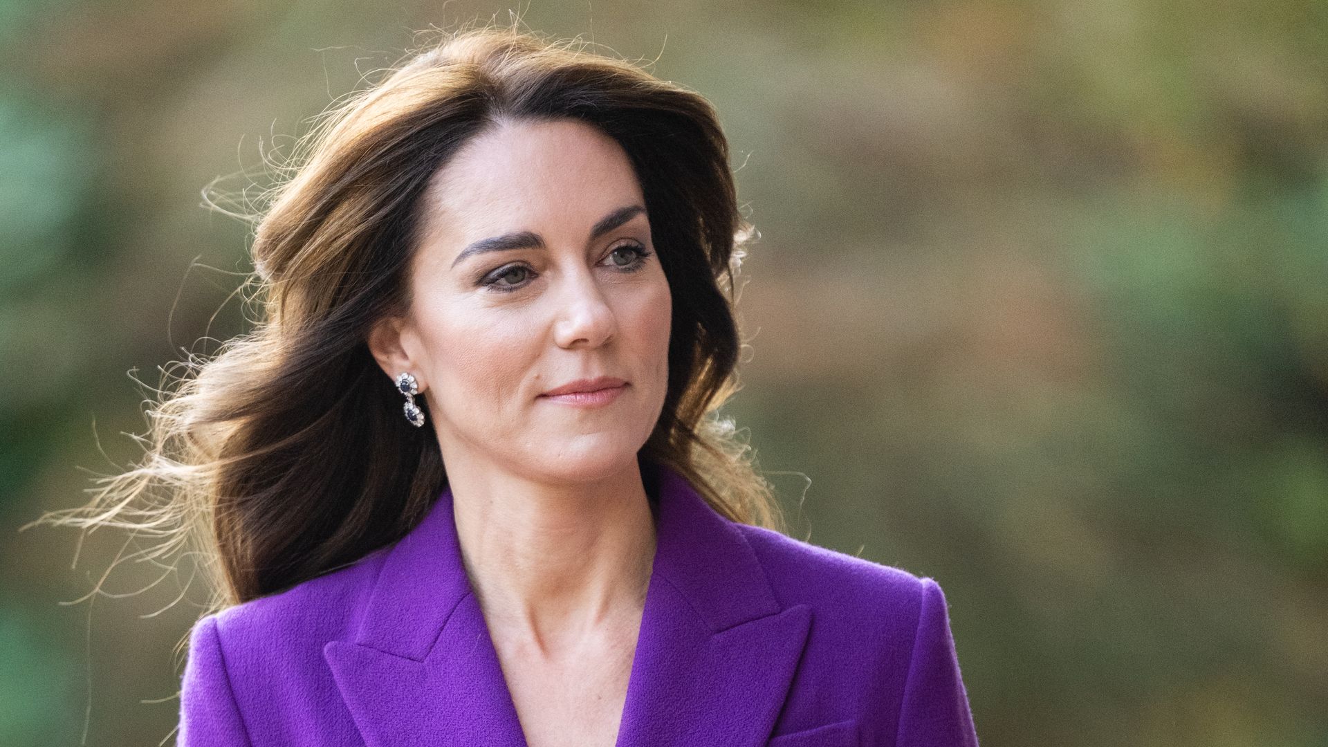 Kate Middleton says shes in "early stages" of cancer treatment