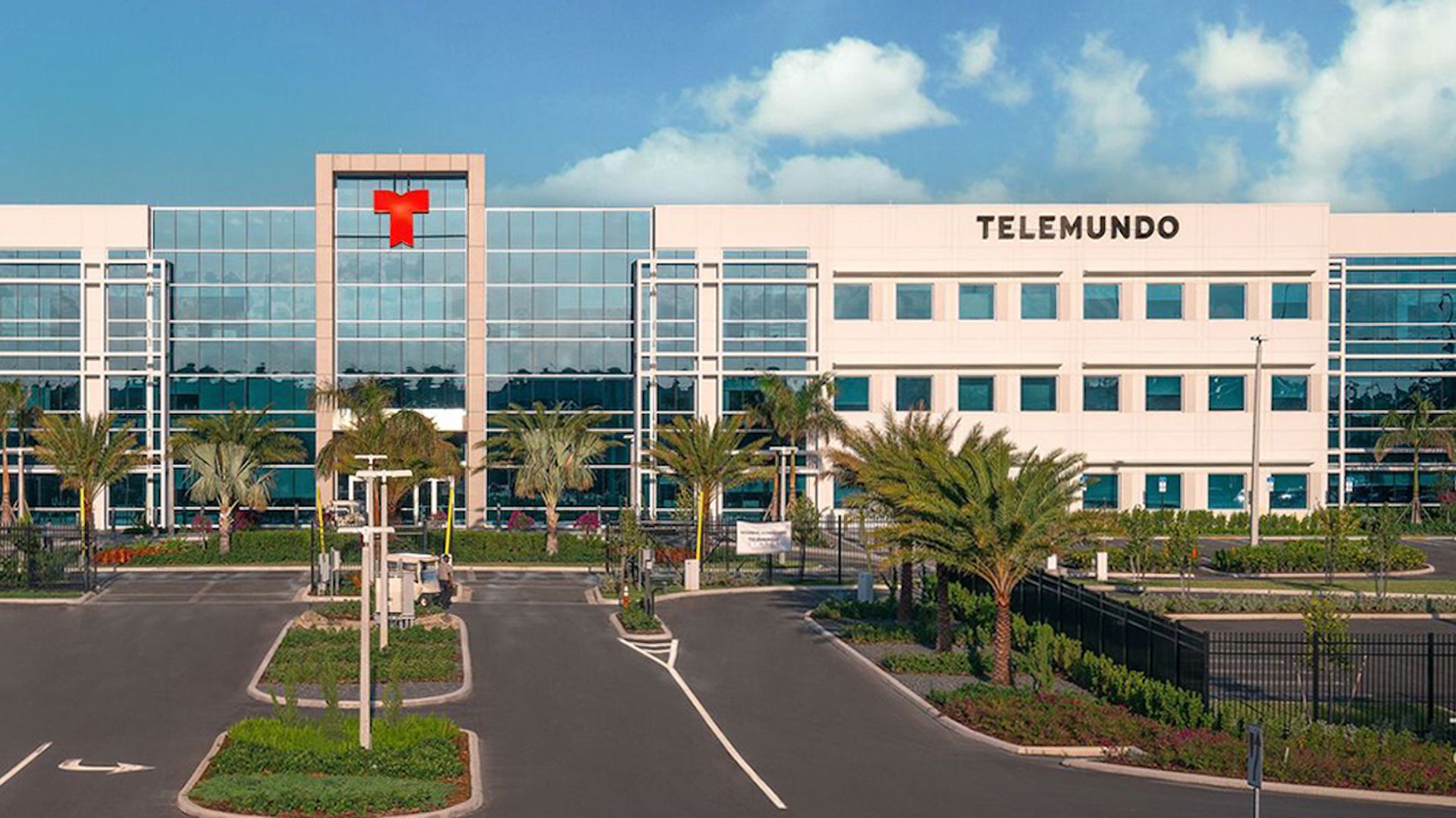 Telemundo announces launch of Tplus; World Cup 2022 and local news