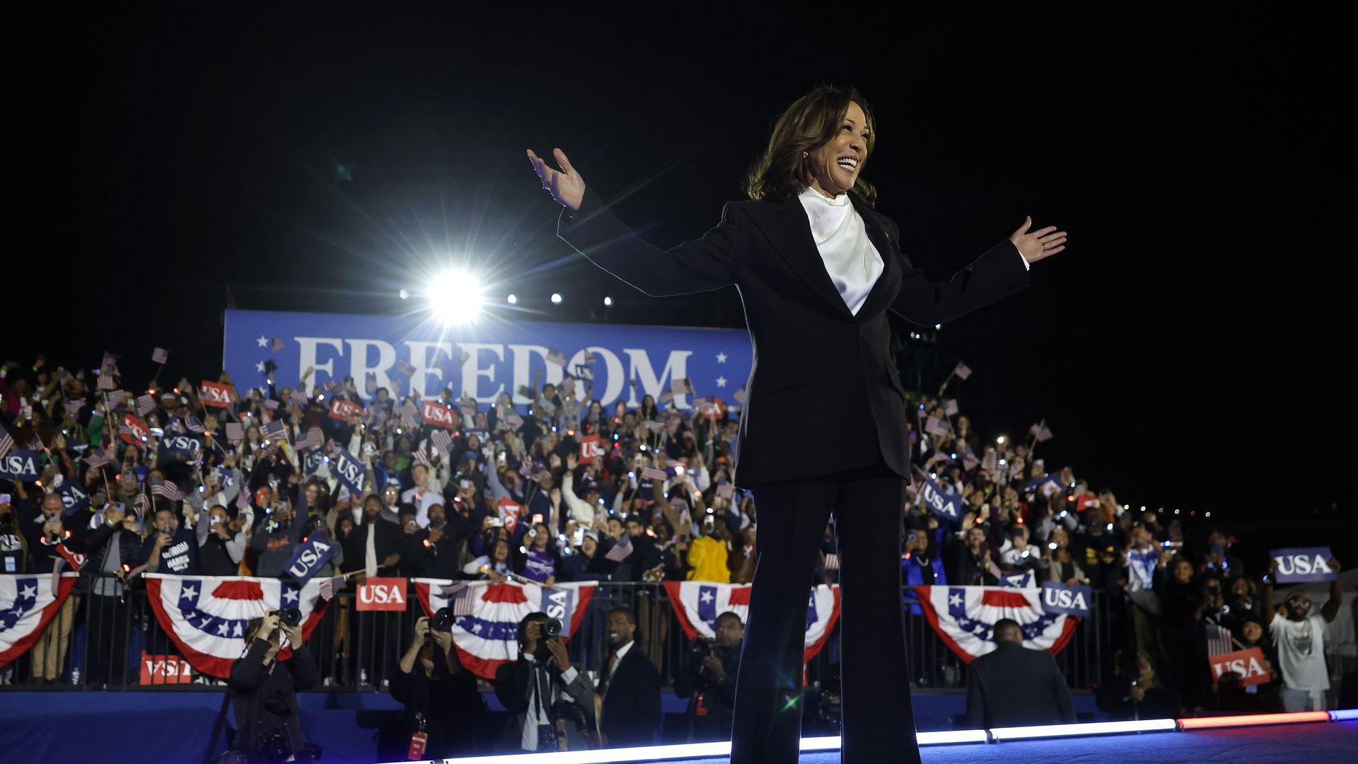  Democratic presidential nominee, U.S. Vice President Kamala Harris, arrives on stage for a campaign rally on the Ellipse on October 29, 2024 in Washington, DC. 