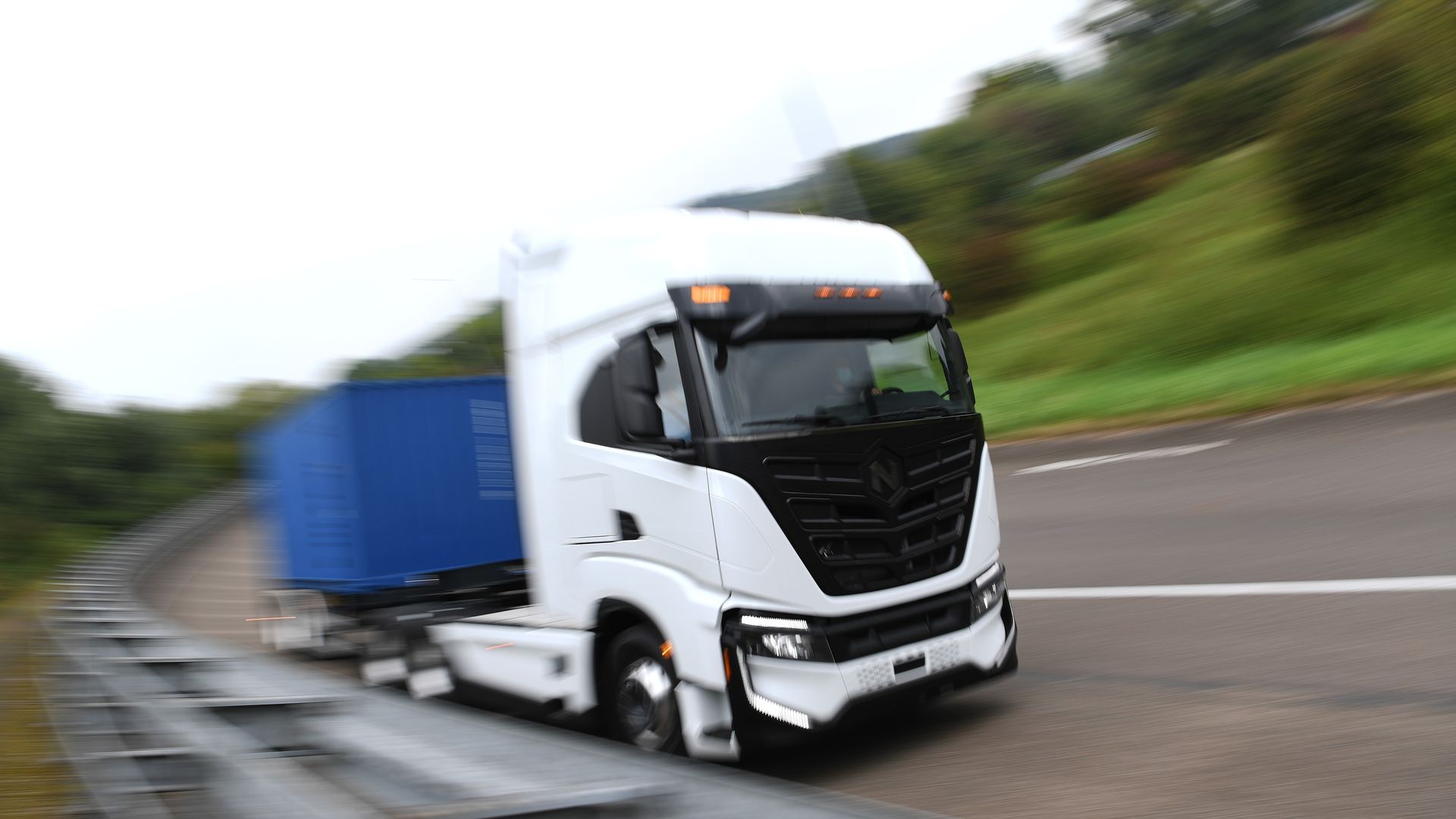 EV truck maker Nikola crashes into Chapter 11