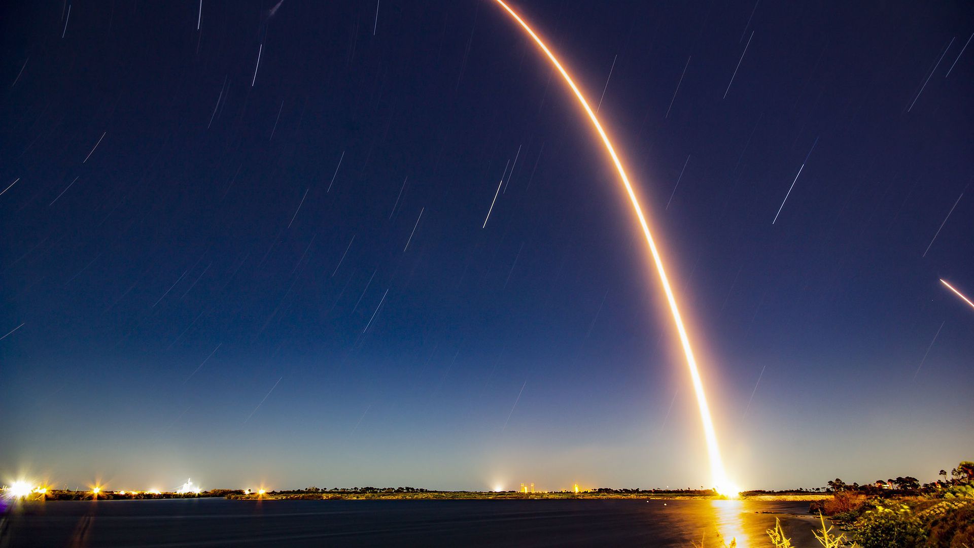 A SpaceX rocket launch timelapse