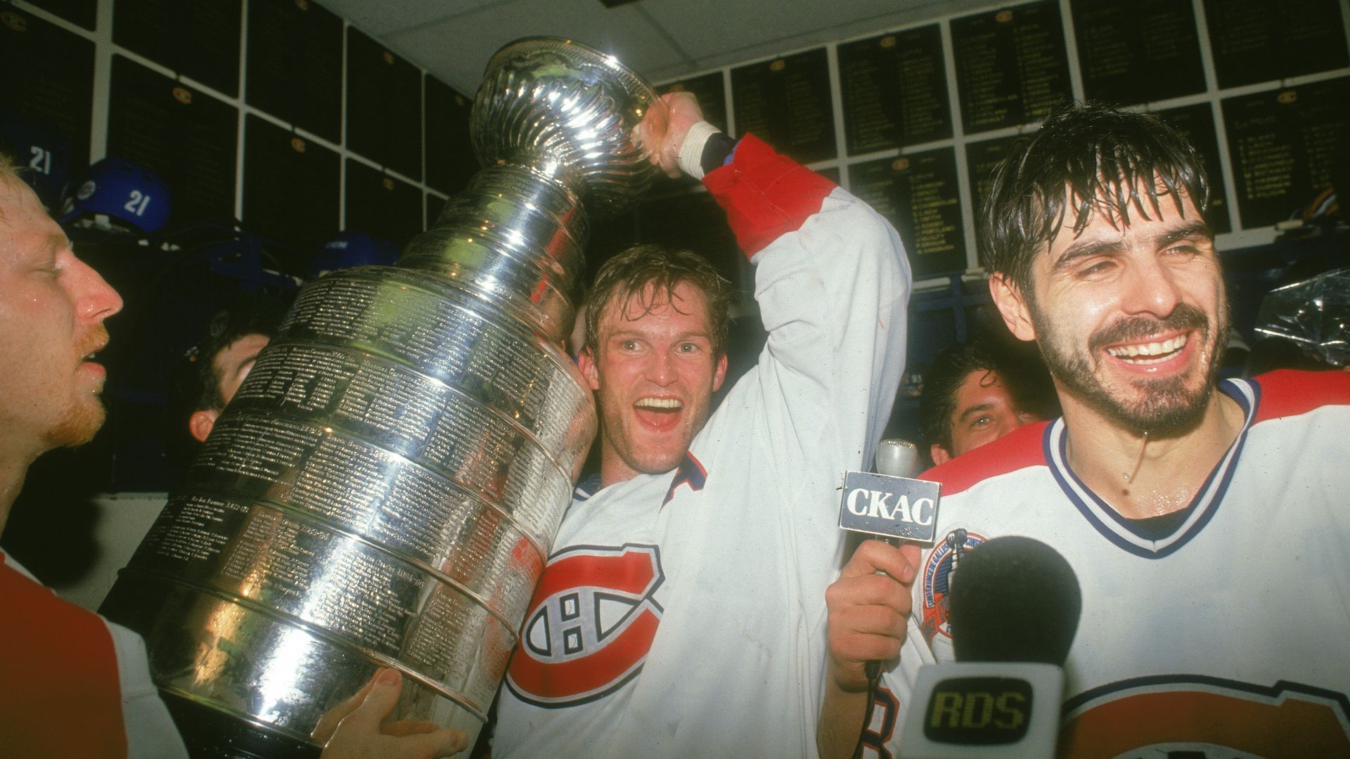 canadiens hoisting stanley cup