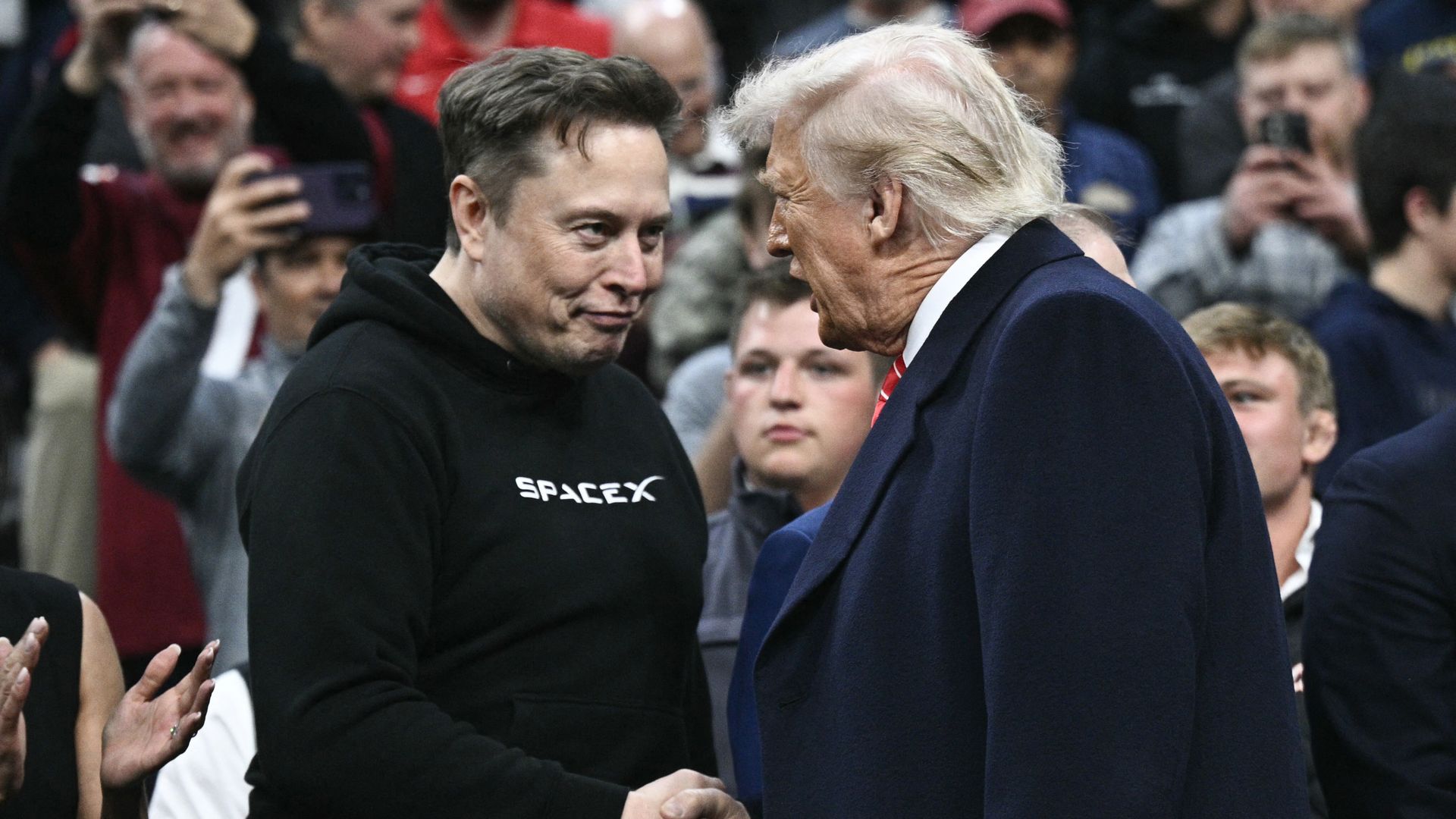 Elon Musk Merangkai AI dan Media Sosial Sambil Bentuk Pemerintahan Baru