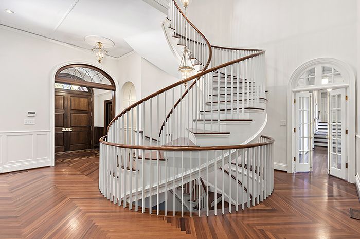 2019 Craigmore Drive spiral stairs