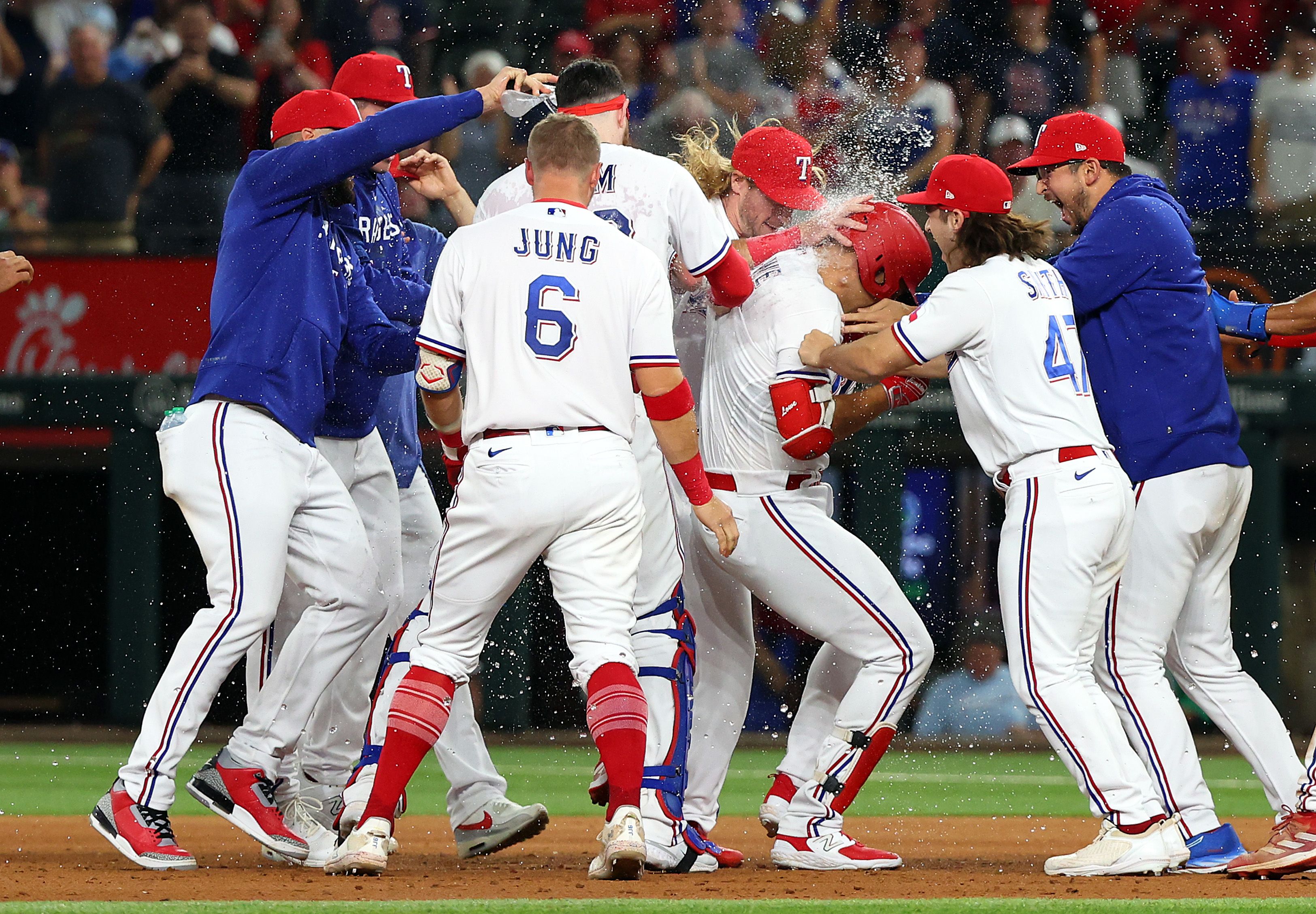 rangers celebrate walkoff