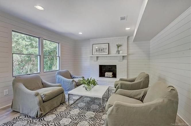 6745 Morganford Rd living room