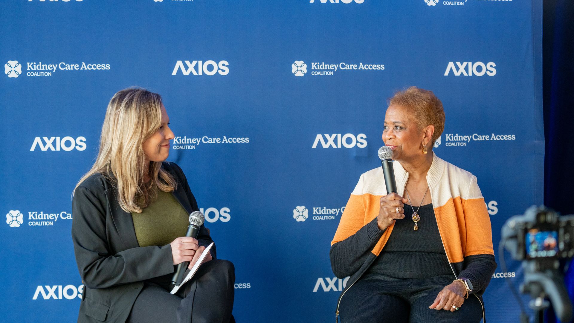 Axios’ Tina Reed in conversation with American Kidney Fund president and CEO LaVarne A. Burton. Photo: Moe Thajib for Axios