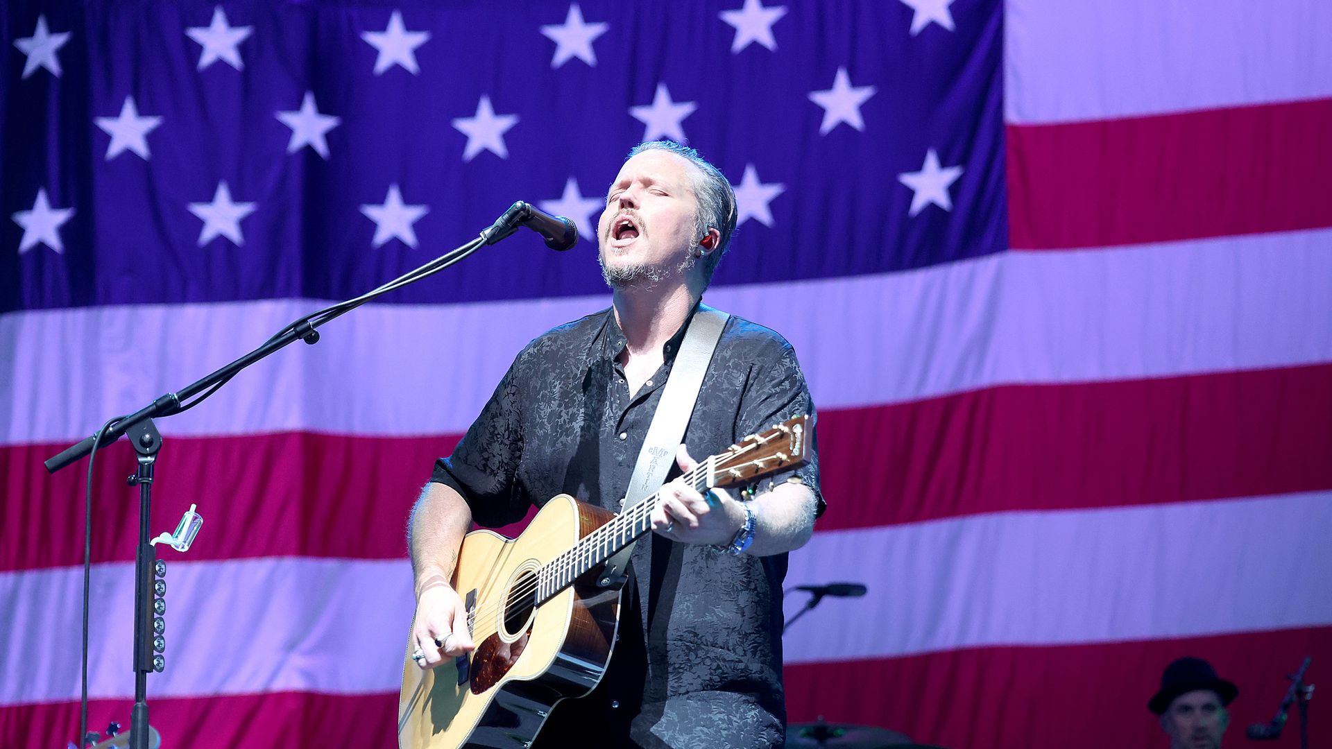 A photo of Jason Isbell.