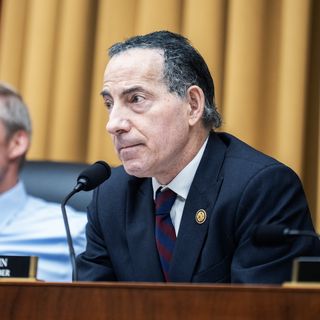 Democrats move to shut down Trump's $1.8 billion "anti-weaponization" fund