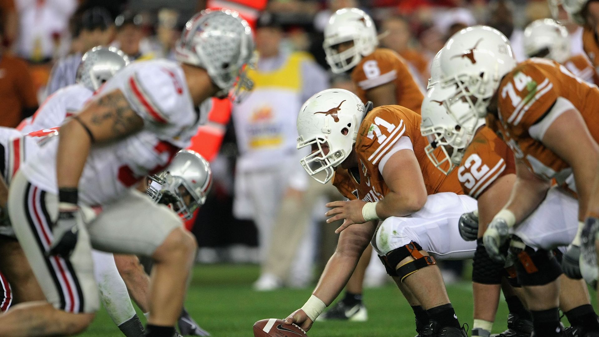 The Ohio State Buckeyes face the Longhorns in a 2009 game.