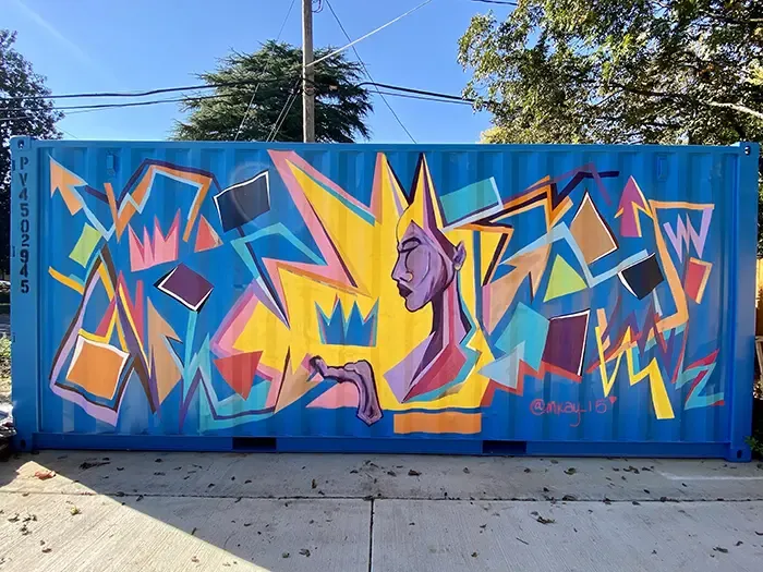 Makayla Binter mural at The Ritz at Washington Heights. Photo: Ashley Mahoney/Axios