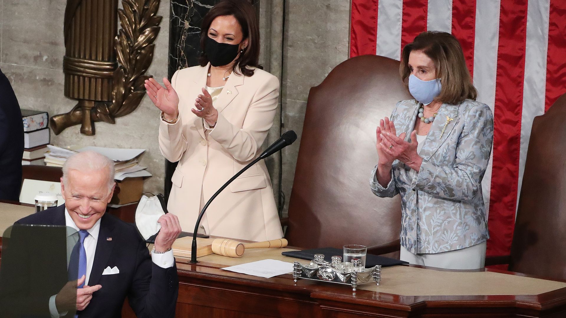 President Joe Biden, Vice President Kamala Harris (L) and Speaker of the House U.S. Rep. Nancy Pelosi (D-CA) in the House chamber of the U.S. Capitol April 28, 2021 in Washington, DC.