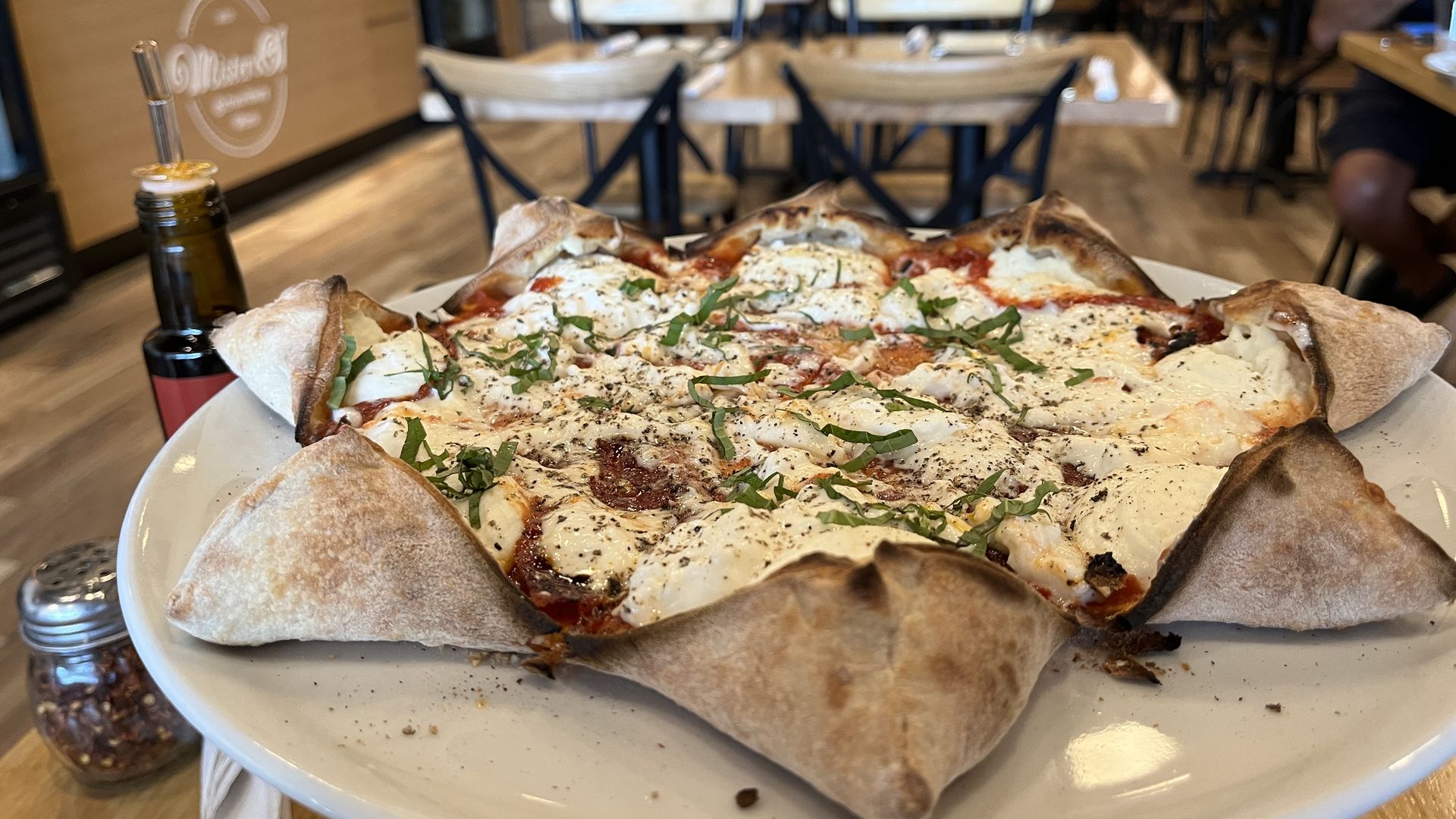 A star-shaped Tyler Herro pizza at Mister 01.