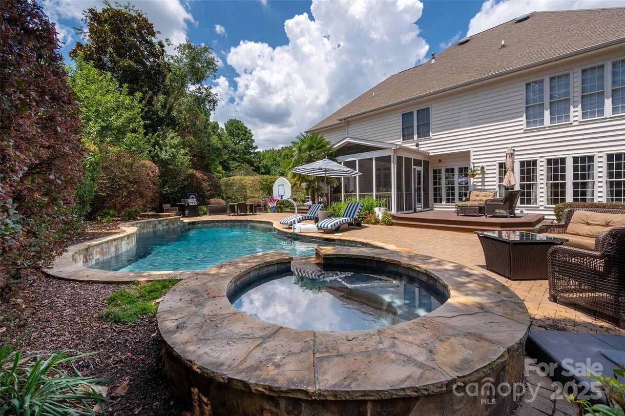 houses for sale with a pool in charlotte