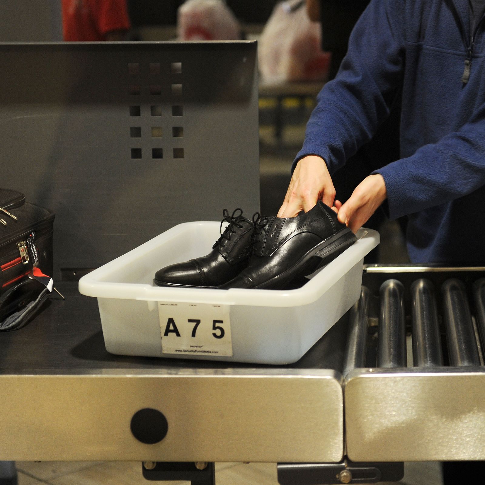TSA ends shoe removal at MSP and all US airports - Axios Twin Cities