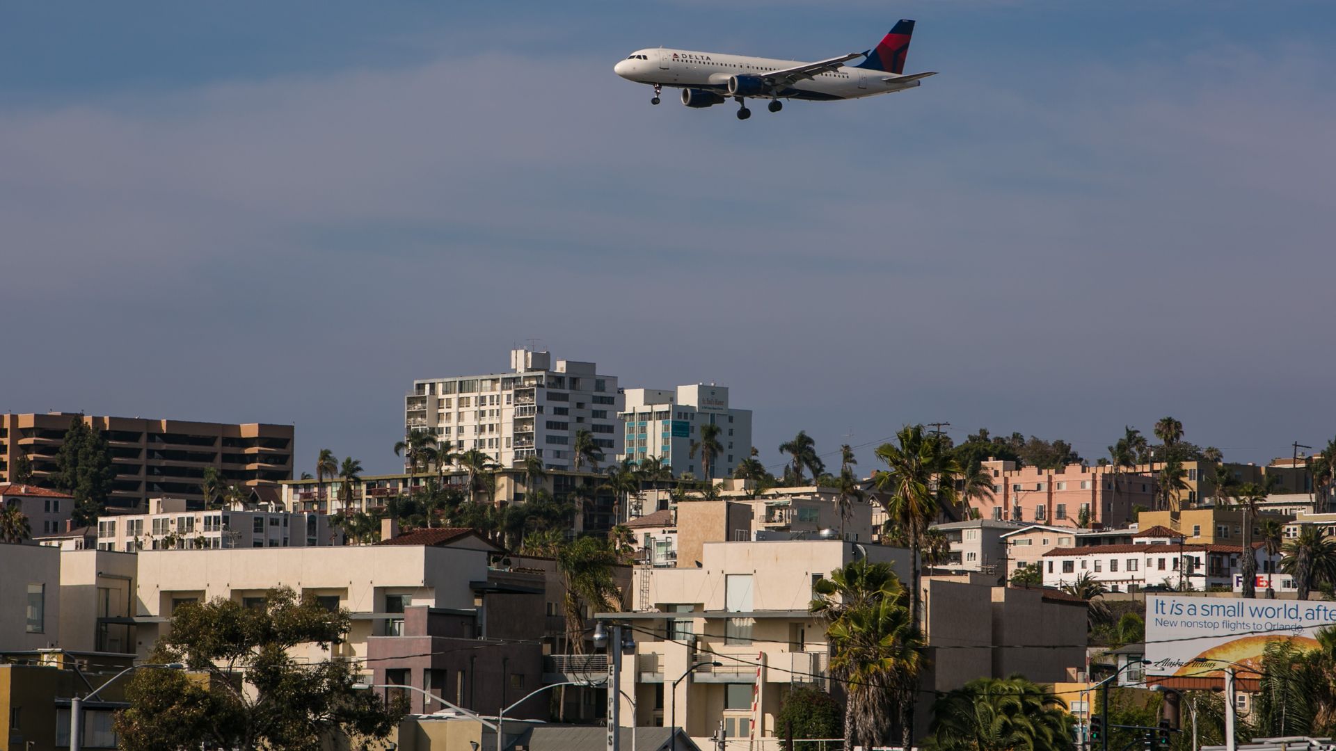 A Delta plane landing at San Diego International Airport