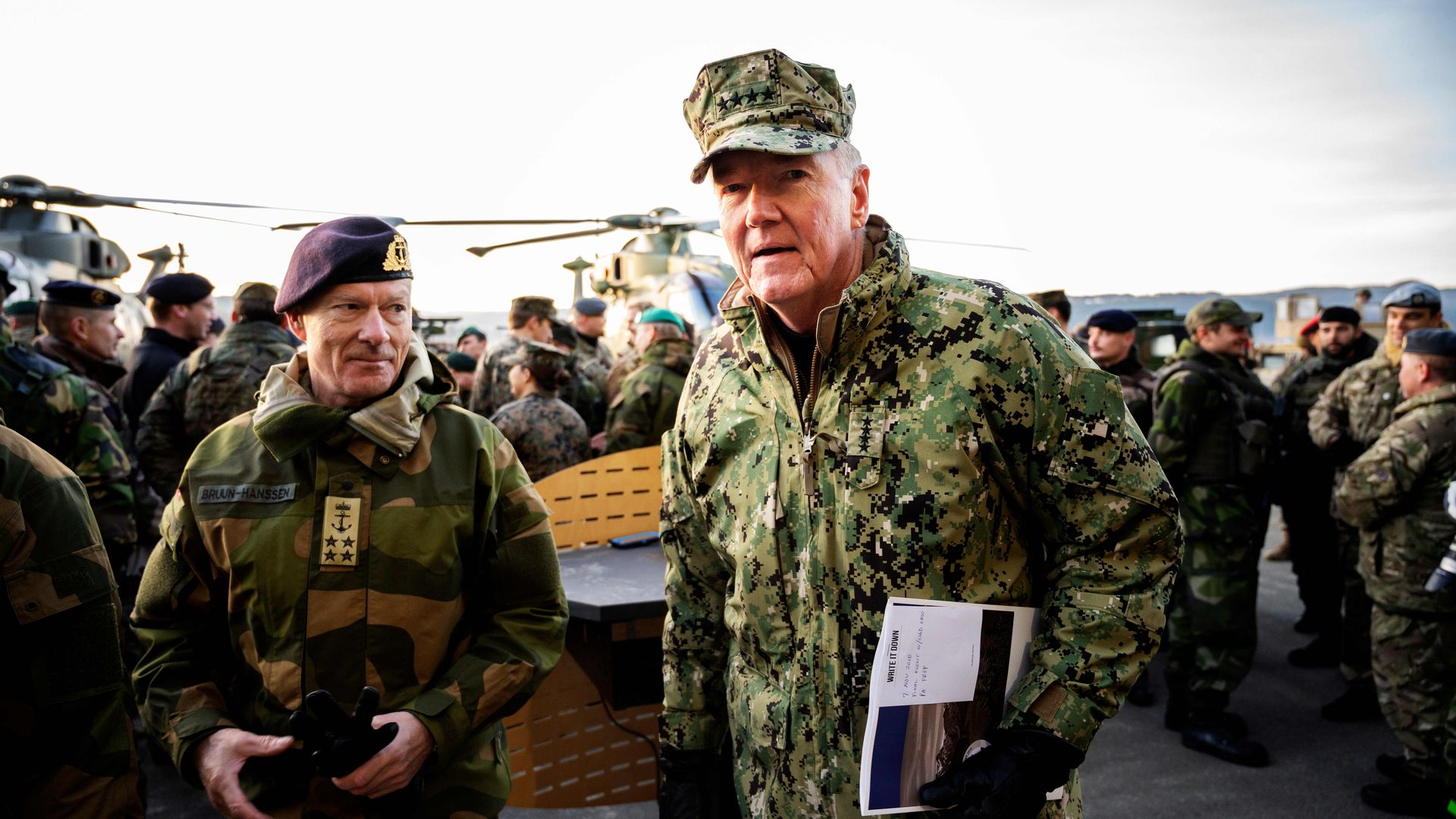 U.S. Admiral James G Foggo, Commander of the NATO Trident Juncture exercise, and Norway's Chief of Defense Admiral Haakon Bruun-Hanssen 