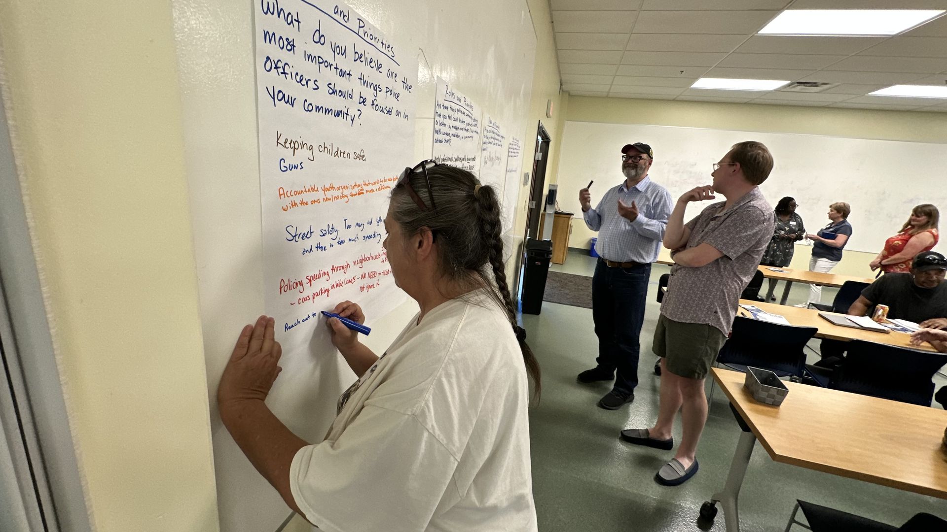 Residents at an IMPD listening session