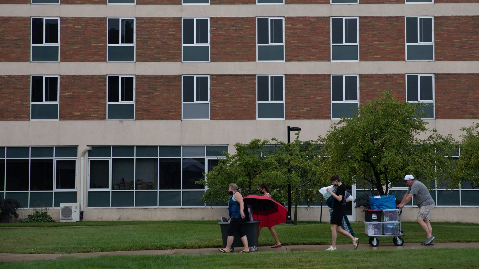 Oakland University's move-in day in August 2021. 