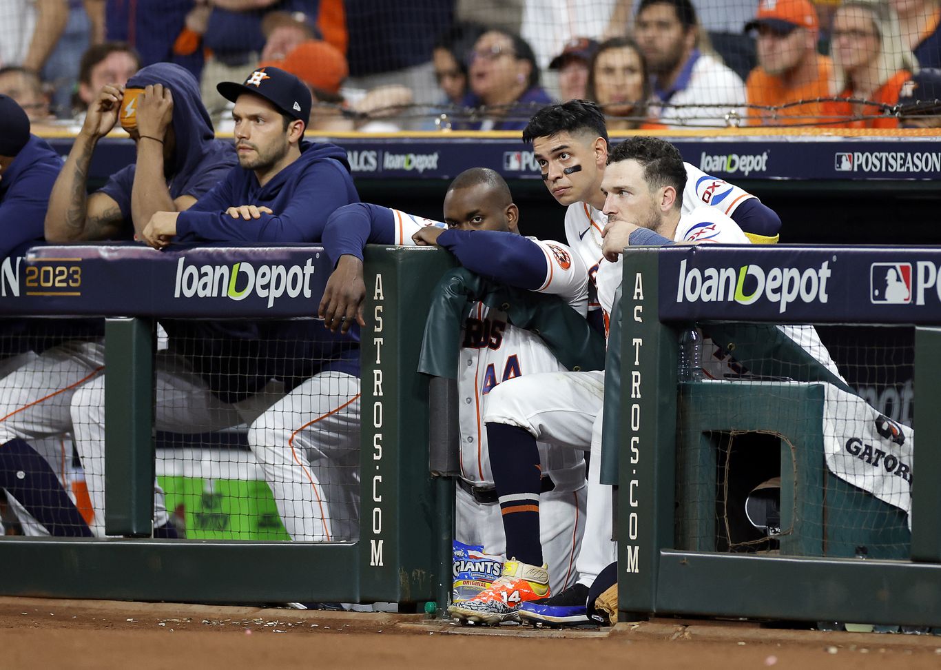 Astros receive ALCS trophy, 10/23/2022