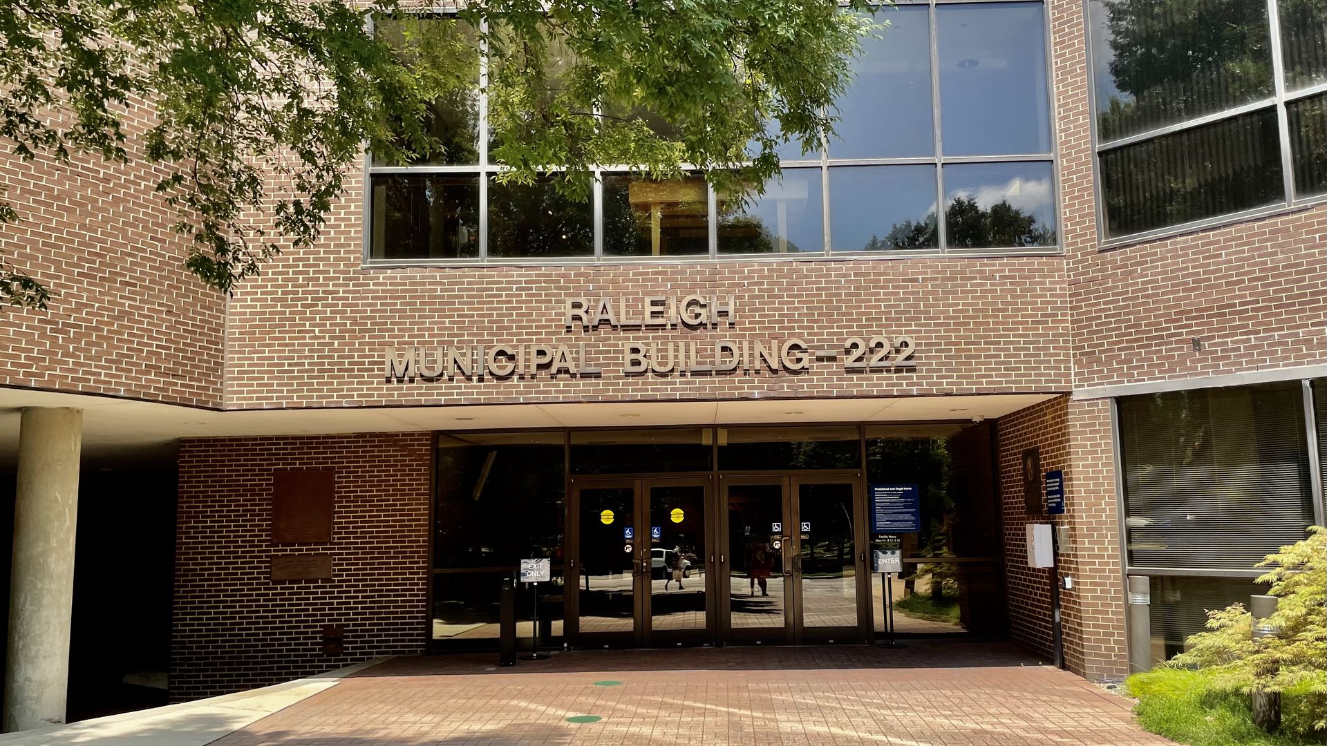 The front entrance of the Raleigh Municipal Building. 