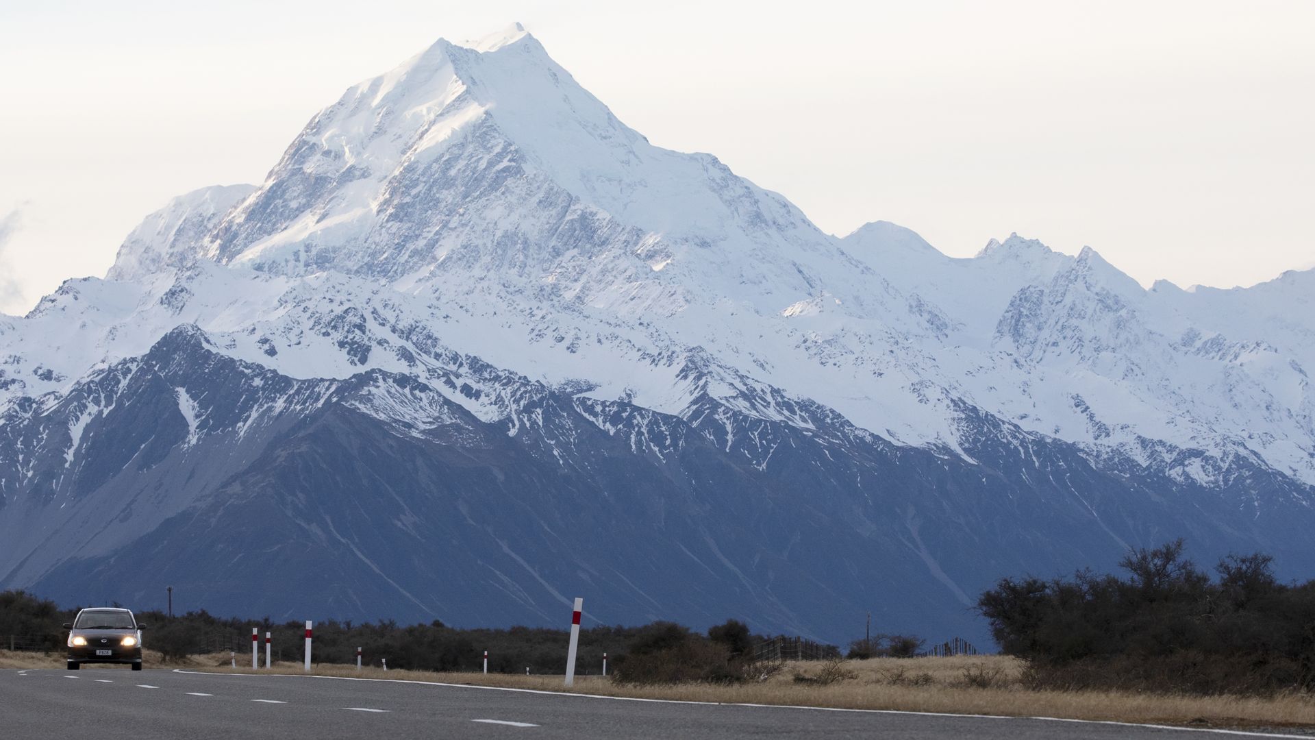 Photo of New Zealand mountains