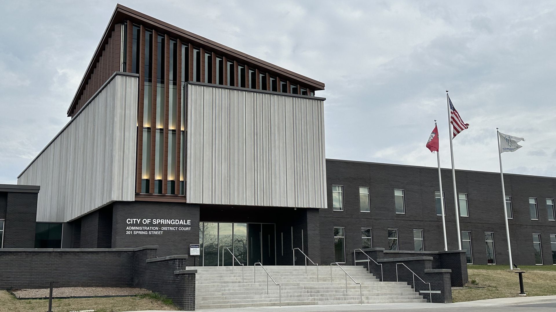 photo of Springdale city hall