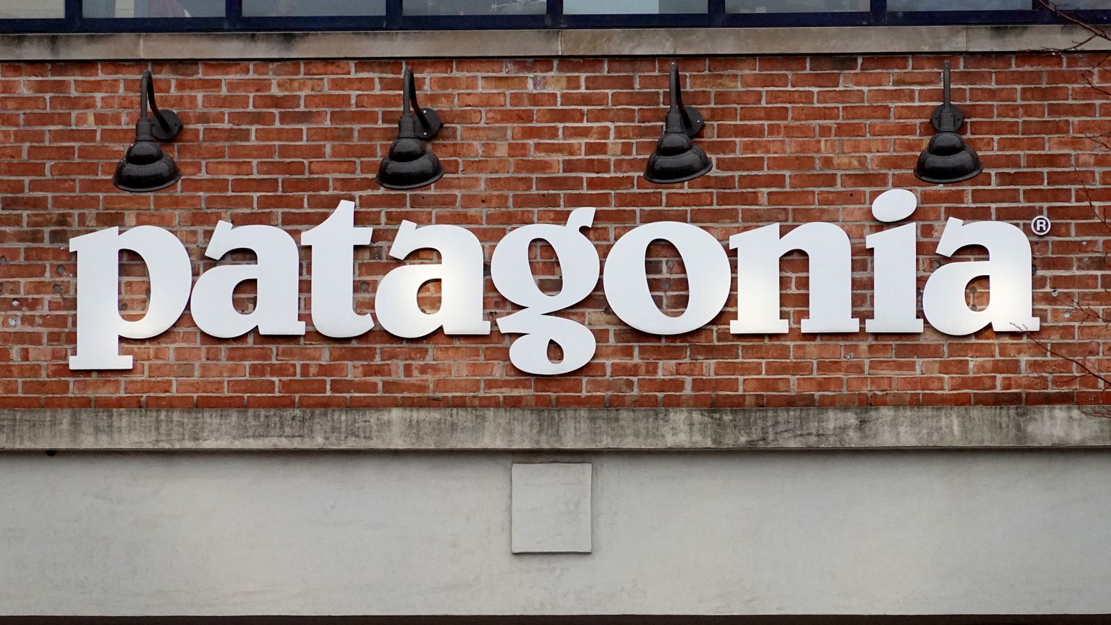 Patagonia will bail out employees arrested in abortion protests