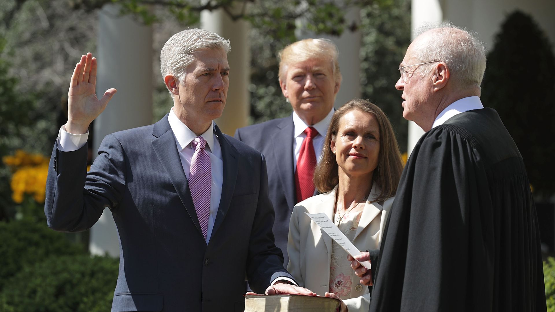 Anthony Kennedy swearing in Neil Gorsuch in 2017