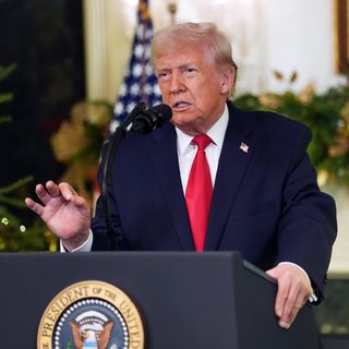 Trump gives troops a $1,776 holiday bonus