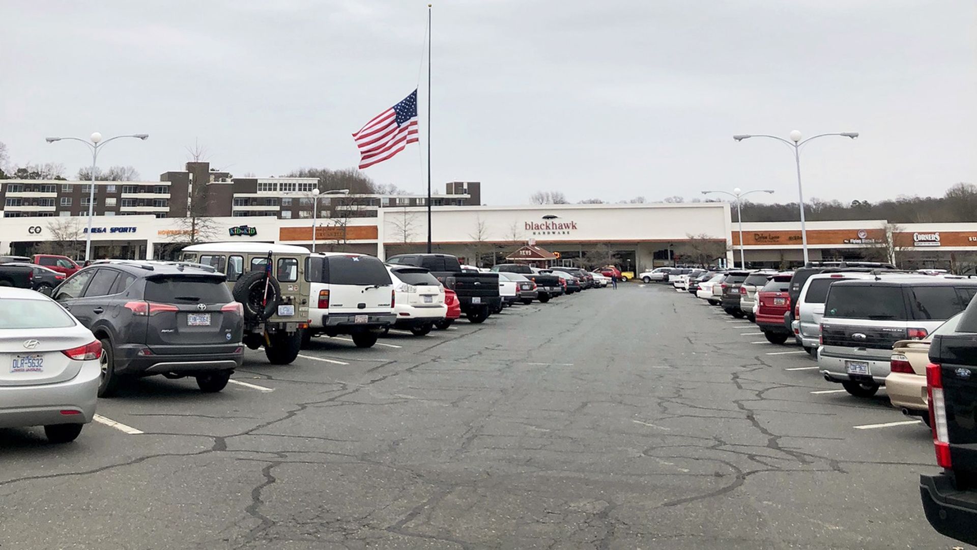 parking-at-park-road-shopping-center