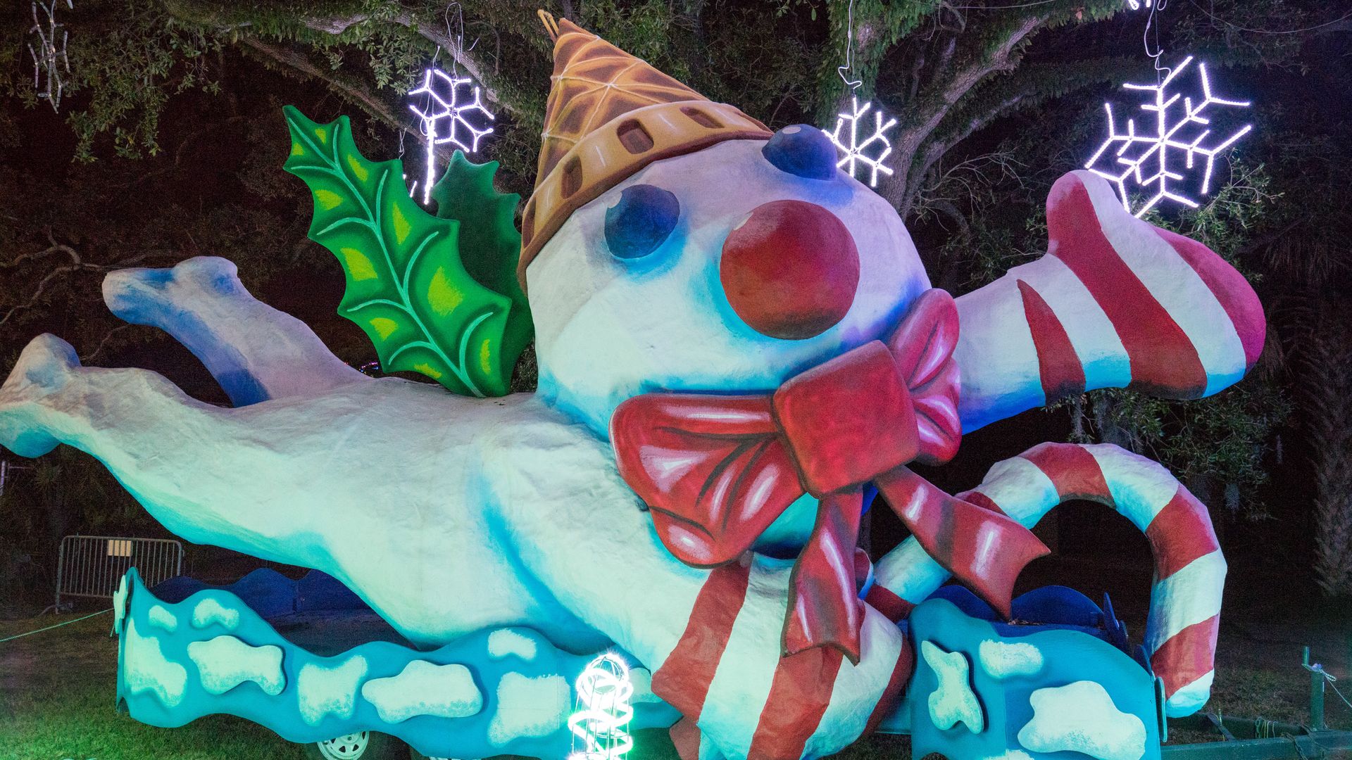 Mr. Bingle at Christmas in the Oaks