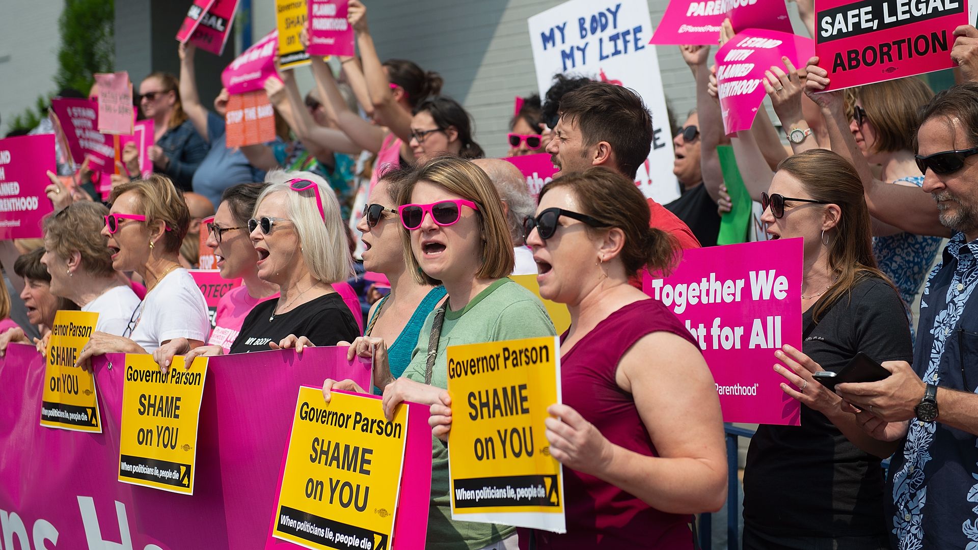 Protestors outside a Missouri Planned Parenthood.