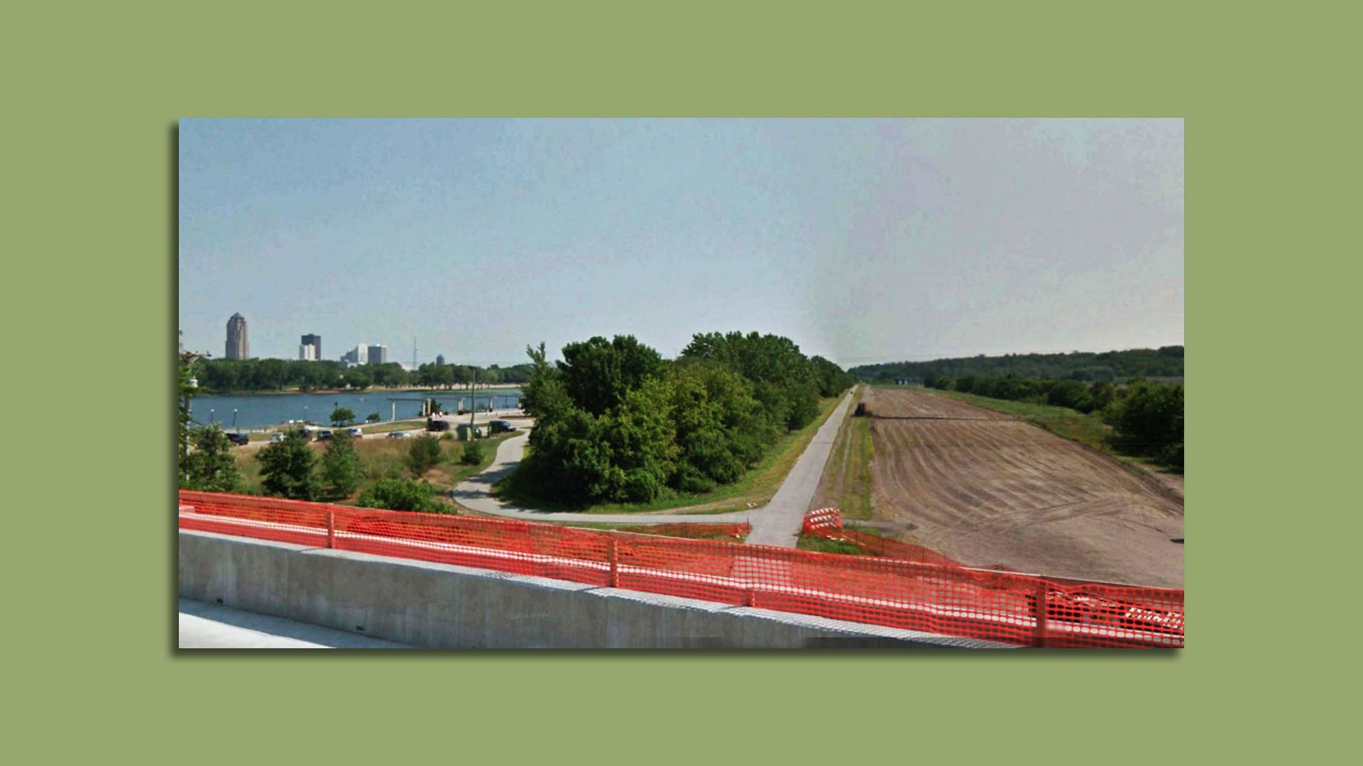 A photo of Gray's Lake Park in Des Moines.