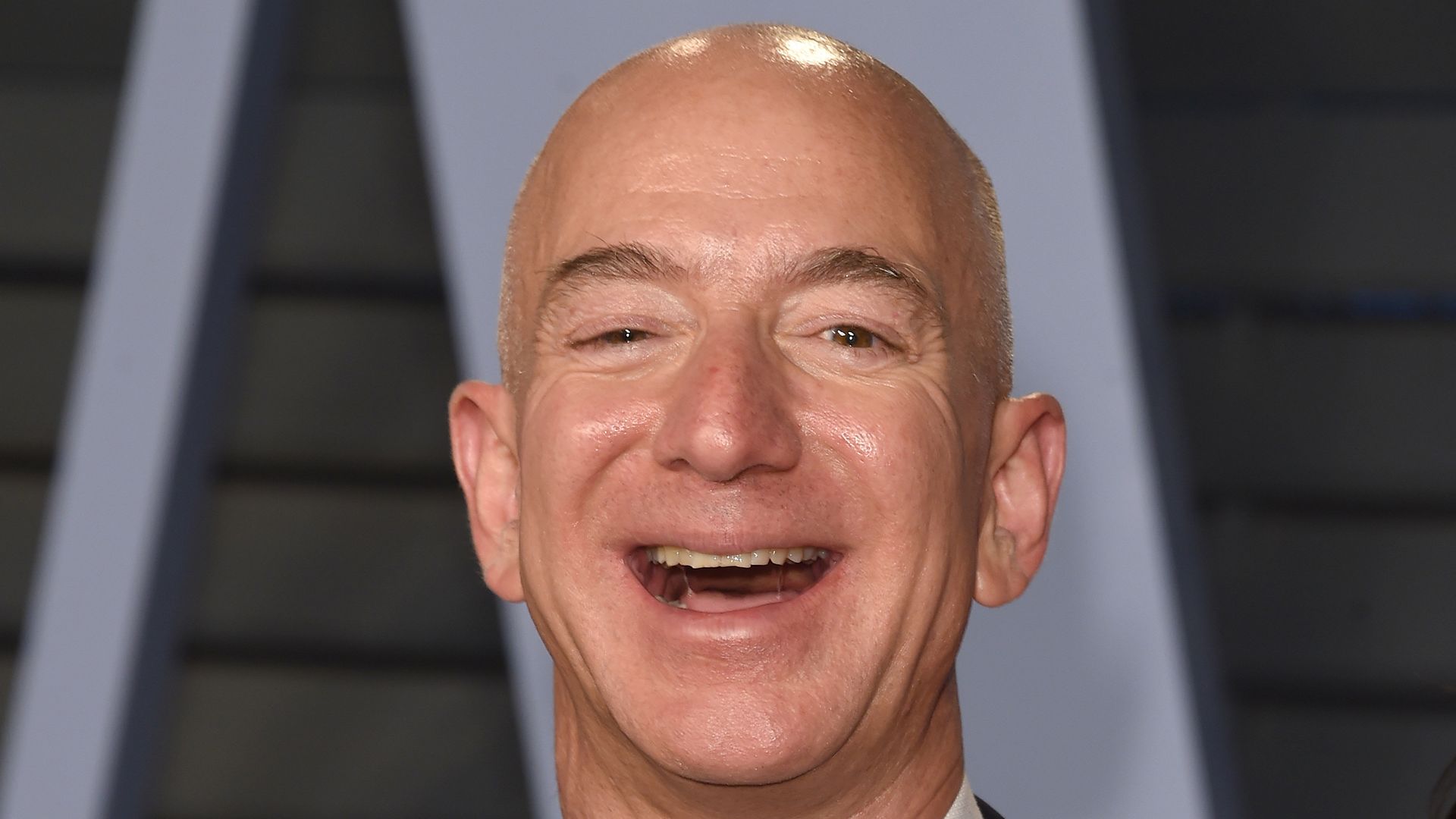 Jeff Bezos at an Oscar after-party.