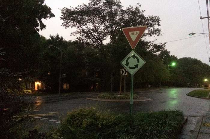 traffic-circle-on-selwyn-in-charlotte